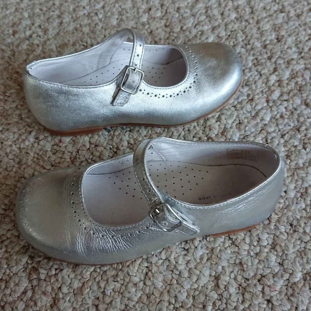 Children's Classics Silver Leather Mary Jane Shoes size 10